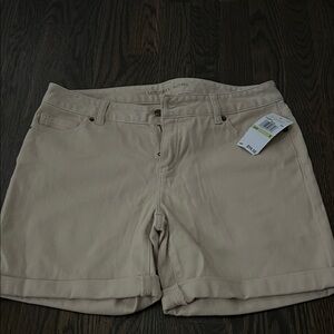 Michael Kors Women's Tan Shorts, size 4, NWT